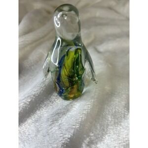 Vintage Paperweight Penguin. Clear/Multicolored. Collectible. No Flaws.EUC